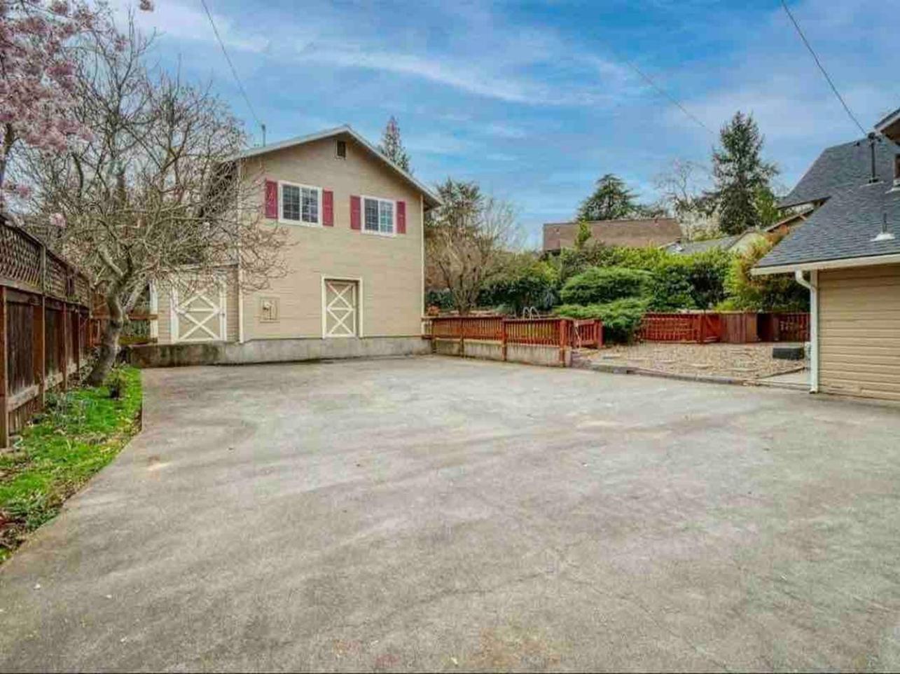 Medford Home And 2 Condos With Pool Exteriér fotografie