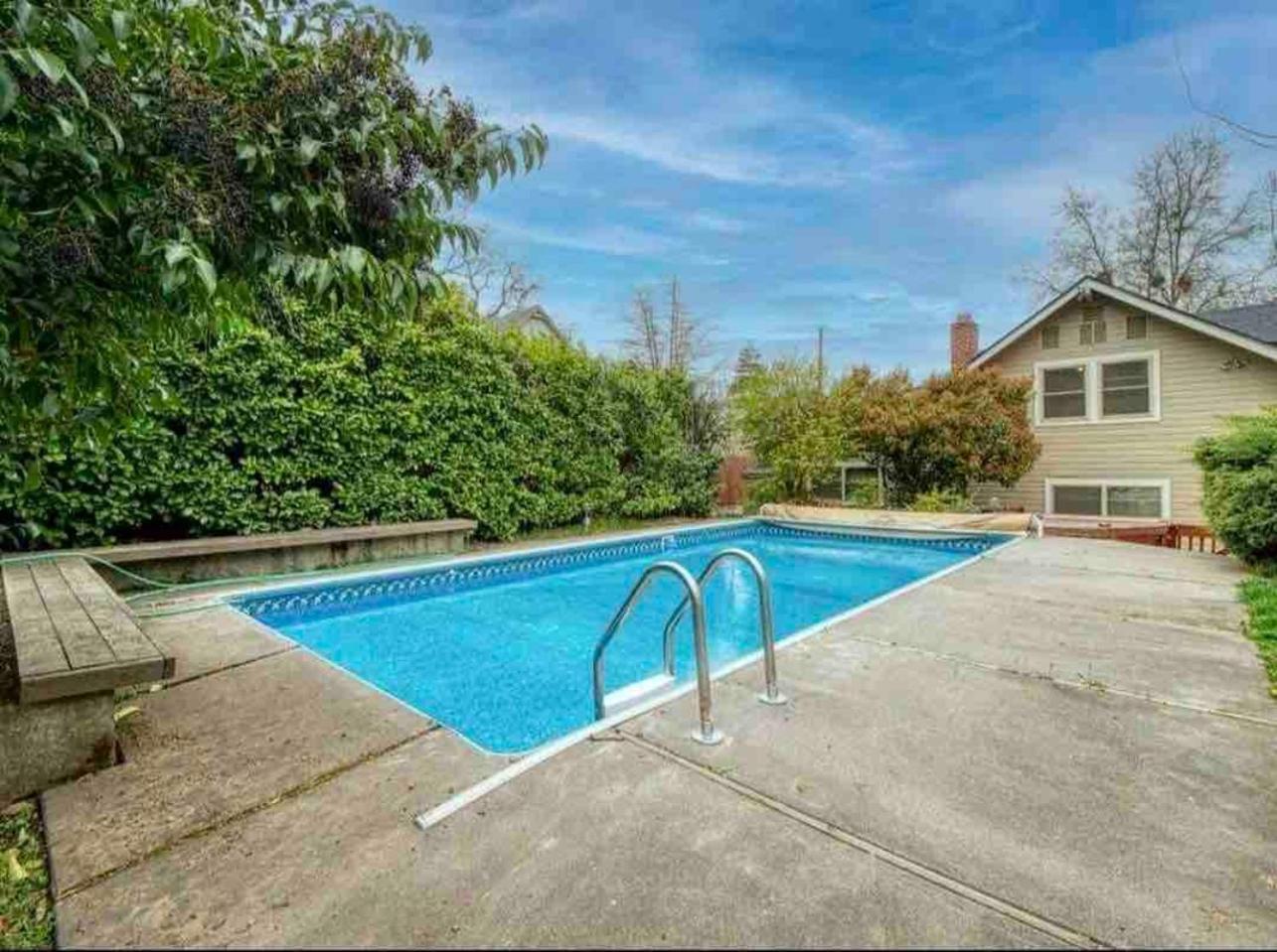 Medford Home And 2 Condos With Pool Exteriér fotografie