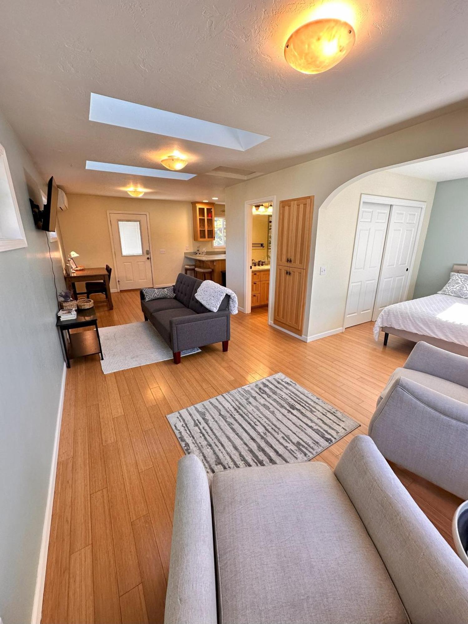 Medford Home And 2 Condos With Pool Exteriér fotografie